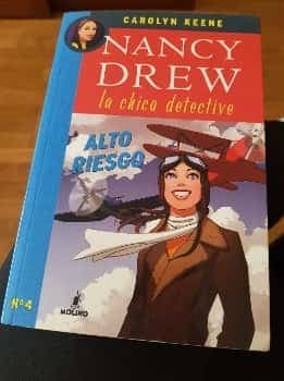 Alto riesgo Nancy Drew la chica detective.