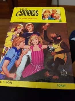 Los Gemelos y la mona detective