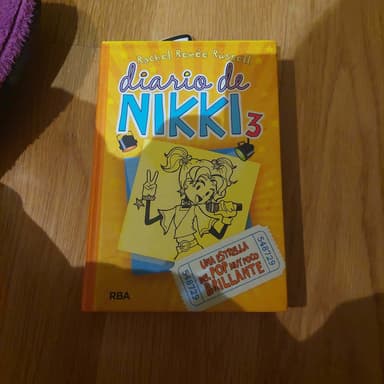 diario de nikki 3: una estrella del pop muy poco brillante