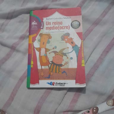 Un reino medio (ocre)
