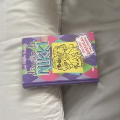 Diario de Nikki. Mejores enemigas para siempre