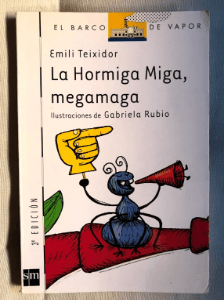 La hormiga Miga megamaga/ The Ant Miga Mega Magician
