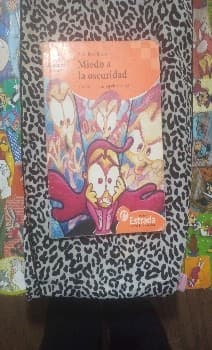 Miedo a la Oscuridad y Otros Cuentos Espeluznantes