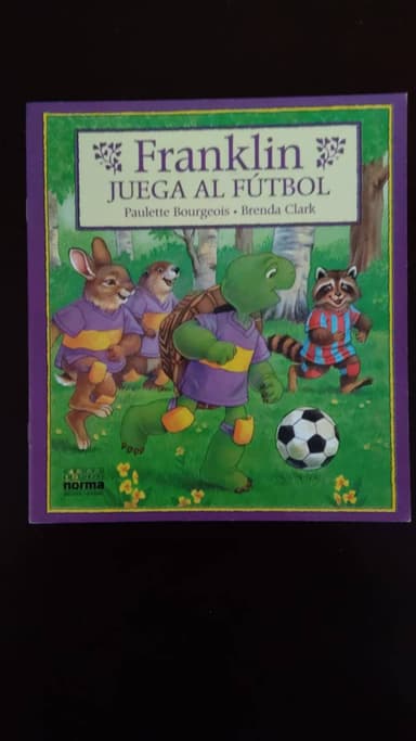 Franklin juega al fútbol