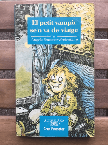 El petit vampir sen va de viatge