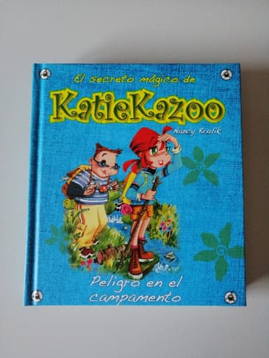 KatieKazoo. Peligro en el campamento