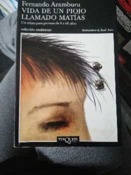 Vida De Un Piojo Llamado Matias / Life of a Louse Named Matthew
