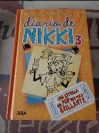 Diario de nikki 3: Una estrella del pop muy poco brillante
