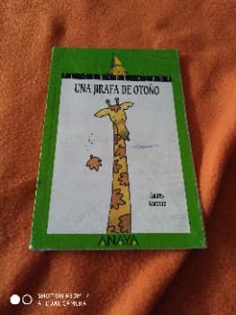 Una Jirafa De Otono