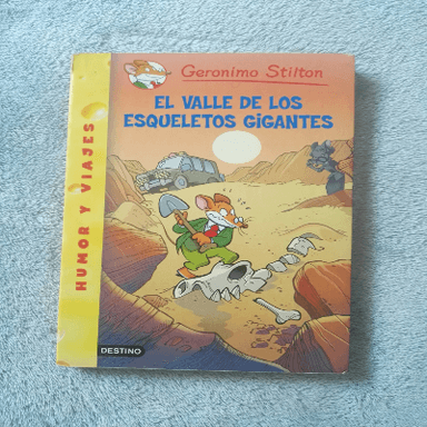 Geronimo Stilton: El valle de los esqueletos gigantes 