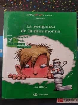 La venganza de la minimomia