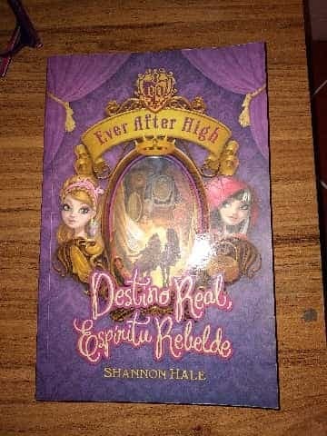 Ever After High: Destino real, espiritu rebelde