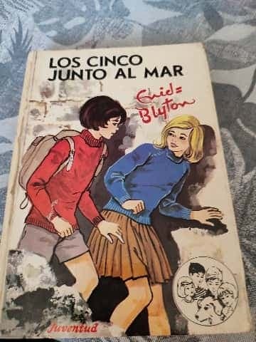Los cinco junto al mar 