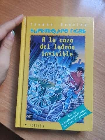 A La Caza Del Ladron Invisible to the House of the Invisible Thief (Superequipo Tigre)