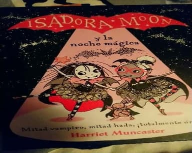 Isadora Moon y la noche magica  Isadora Moon and the Magical Night