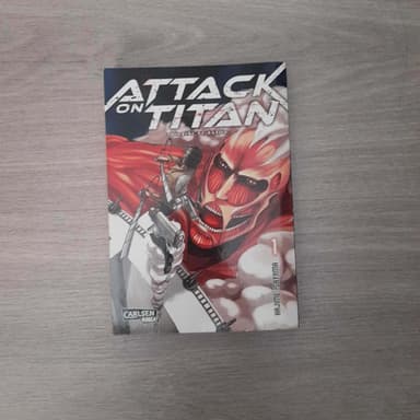 Attack on Titan 01