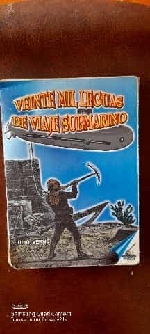 veinte mil leguas de viaje sibmarino
