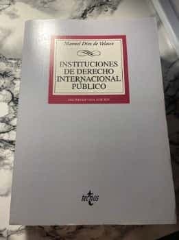 Instituciones de derecho internacional público