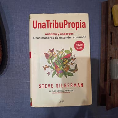 Una tribu propia : Autismo y Asperger : otras maneras de entender el mundo - 1. edición