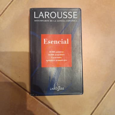 Larousse diccionario de la lengua española esencial