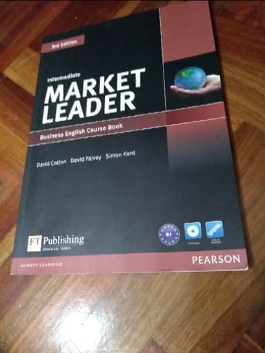 Coursebook INGLES INTERMEDIATE