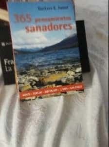 365 pensamientos sanadores / 365 Healing Thoughts