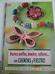 Nuevos anillos, broches, collares con cuentas y fieltro