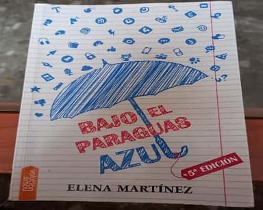 Bajo el paraguas azul