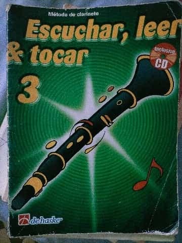 Escuchar, leer y tocar 