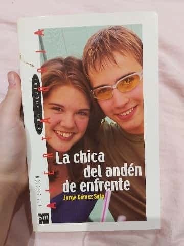 La Chica Del Anden De Enfrente