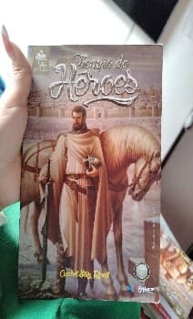 Tiempo de héroes