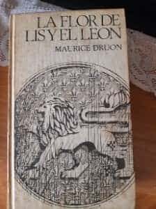 La flor de lis y el león