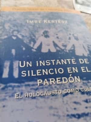 Un Instante De Silencio En El Paredón 