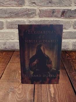 El Guardian de la biblia del diablo 