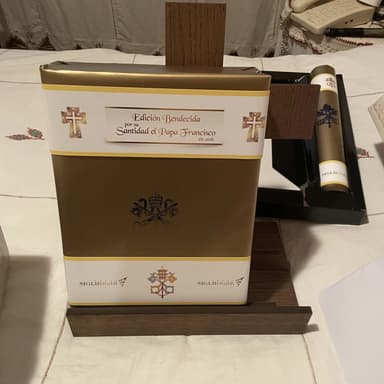 La Sagrada Biblia
