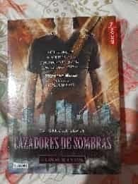 3. Cazadores de sombras 
