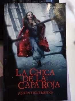 La Chica de la Capa Roja