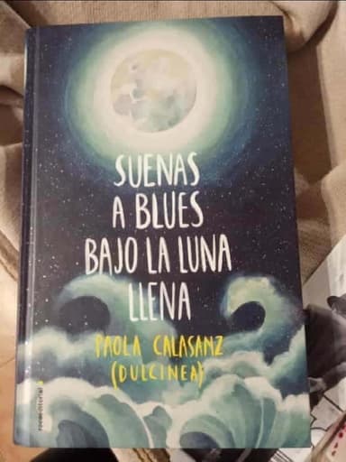 Suenas a blues bajo la luna llena
