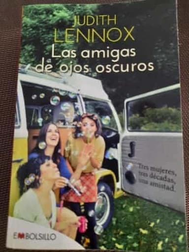 Las amigas de ojos oscuros