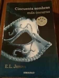 Cincuenta sombras más oscuras