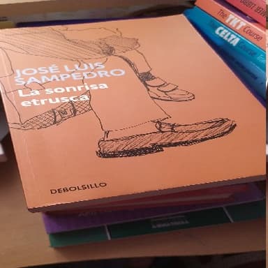 La sonrisa etrusca