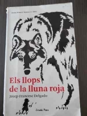 Els llops de la lluna roja