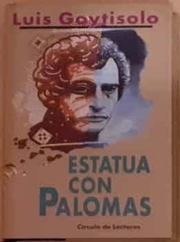 Estatua con palomas