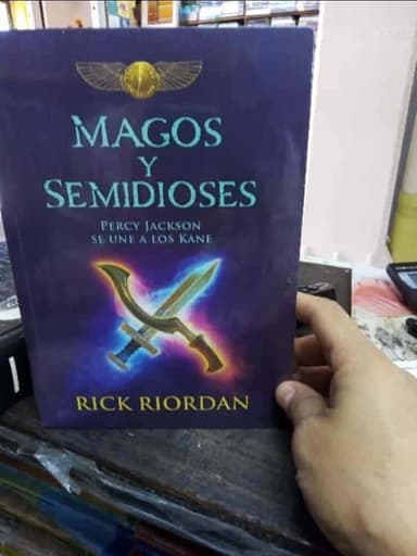 magos y semidioses