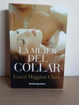 La mujer del collar