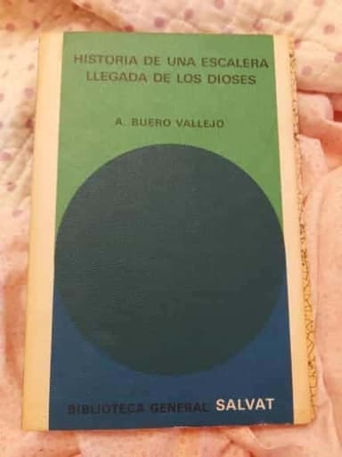 Historia de una escalera y llegada de los dioses