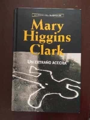 Un extraño acecha