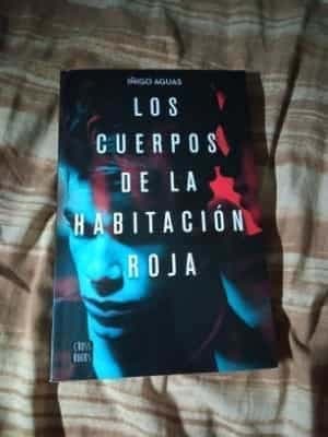 Los cuerpos de la habitación roja