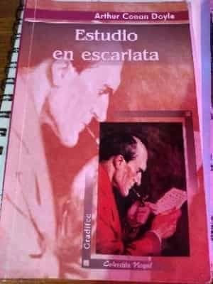 Estudio en escarlata