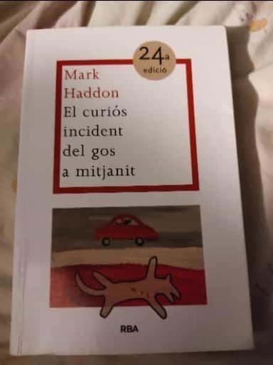 El curiós incident del gos a mitjanit